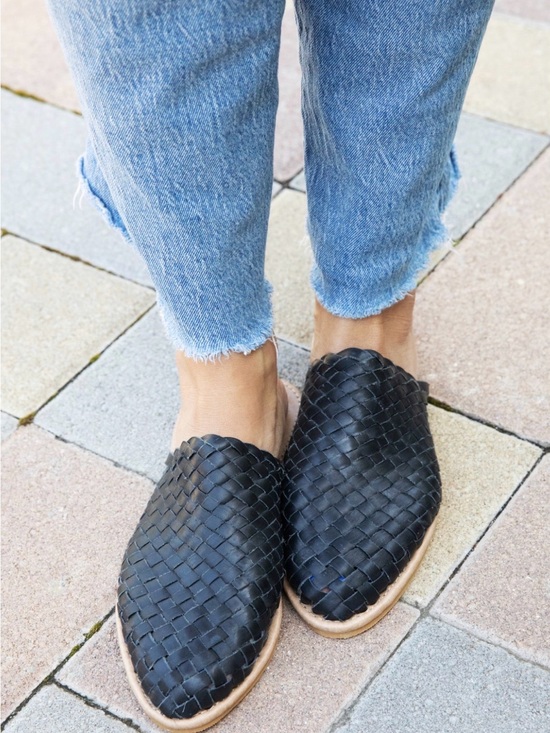 Lola Y Tula Shoes - Lola Y Tula Handwoven Leather Slides Size 9
